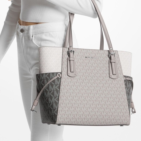 NWOT Michael Kors MICHAELMichael Kors Logo Voyager East West Tote - Picture 9 of 9